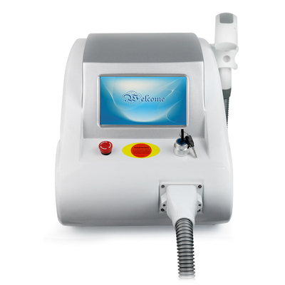 آلة إزالة الوشم الليزر الكربونية القابلة للحمل Q Switched Nd Yag Laser Carbon Peeling Skin Whting Beauty Machine