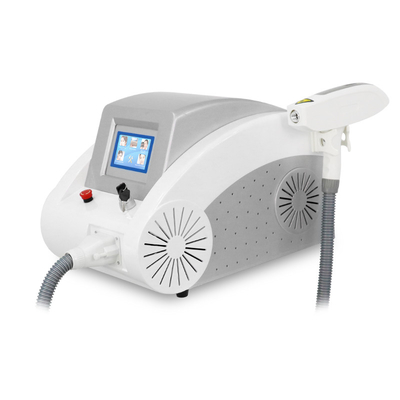 آلة إزالة الوشم على سطح المكتب Q معالجة Nd Yag Laser 1064nm 532nm لتميز البشرة