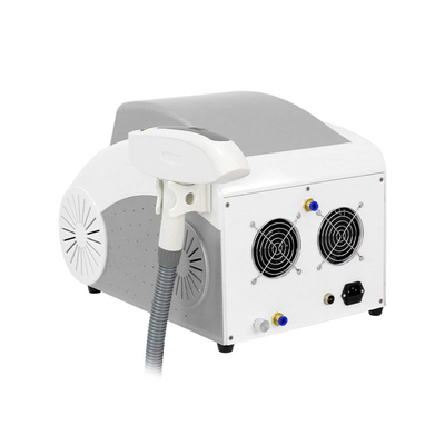 آلة إزالة الوشم على سطح المكتب Q معالجة Nd Yag Laser 1064nm 532nm لتميز البشرة