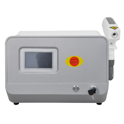 آلة الليزر ND YAG أداة جمال إزالة الوشم وإزالة الندوب وتبييض الجلد آلة جمال ليزر محمولة