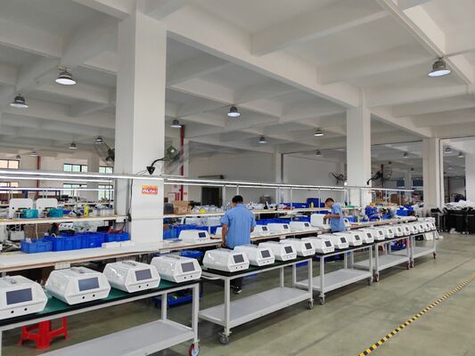 آلة التجميل متعددة الوظائف ذات المقبضين المحمولة علاج حب الشباب، إزالة الصباغات، وإصلاح الجلد